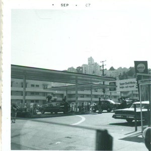 1967 Shell Gas Station Cars at Pump Flilling Up 60s Vintage Photograph Black White Photo6