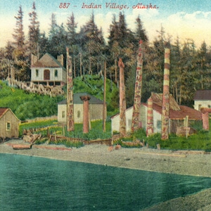 Totem Pole Indian Village Alaska Southeast Native Homes Antique Color Postcard Unmailed