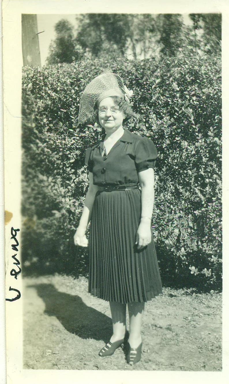 1920s Flapper Grandma Venna Big Hat Woman Vintage Photograph Etsy