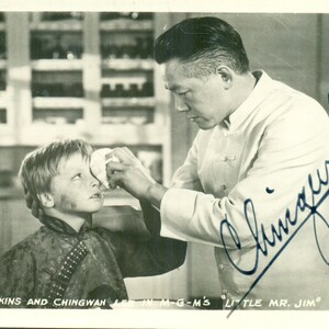 Chingwah Lee Ator Estrela de cinema assinado Little Mr Jim RPPC Foto real Cartão postal Fotografia vintage