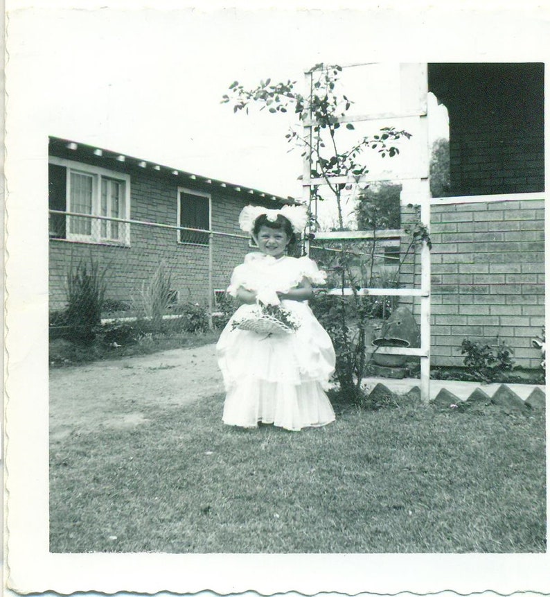 1950s Southern Belle Costume Little Girl in Big Dress Hat 50s Etsy