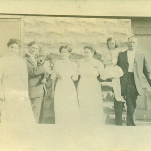Familie Beide Big Girl und Little Girls Get Held 1910s Antique RPPC Real Photo Postcard Photograph Black White Photo