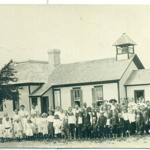 1910s White School Bell Tower Kids Photo Outside Antique RPPC Real Photo Carte postale