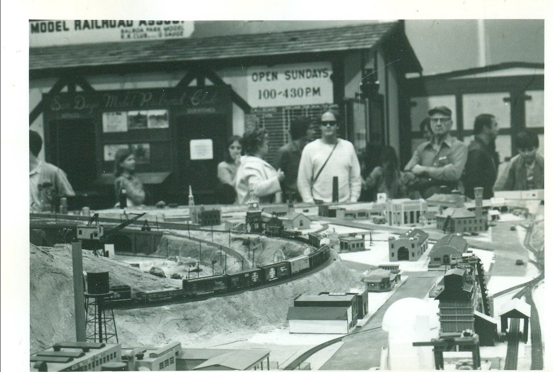 Model Railroad Association Train Show Viewers 1970s Vintage Black and ...