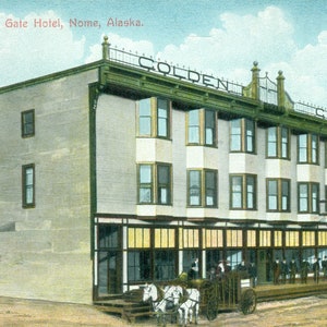 Golden Gate Hotel Nome Alaska Horse Carriage Street Cartolina a colori anticata non spedita