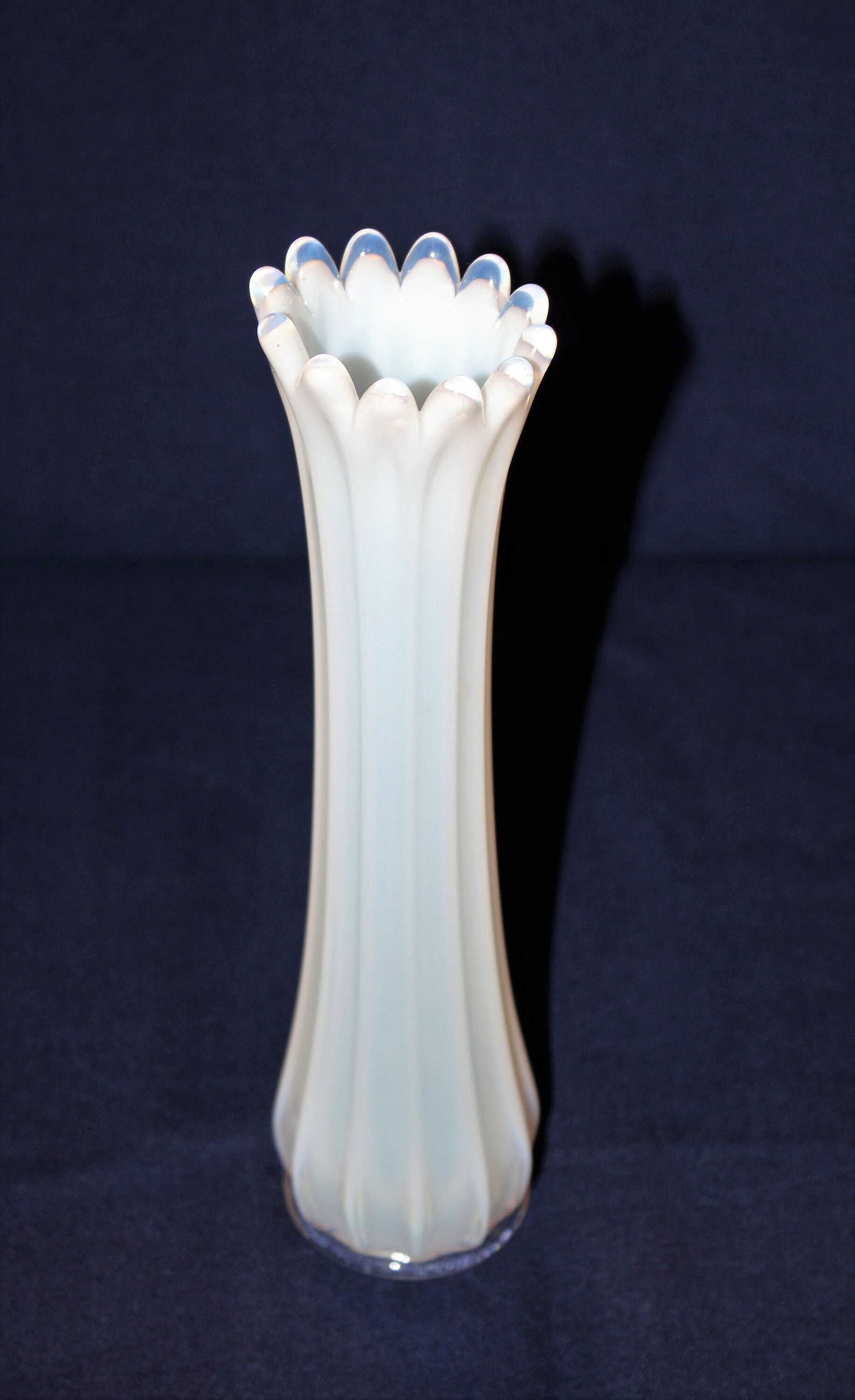 Fostoria Heirloom blanco Opalescent Swung Vase 10 5/8 Etsy