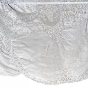 Antique Figúral Needle Lace Large Round Tablecloth 85”