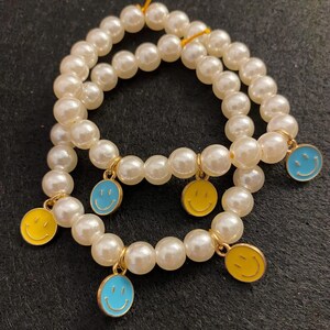 smiley face, bracelet, smiley face charm, smiley face bracelet, bracelet charm, happy face charm, kids jewelry, beaded bracelet, happy