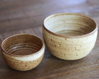 重ねて収納できるボウル2個セット - マットブラウン