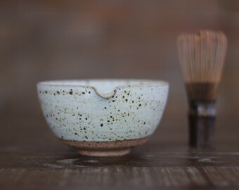 Katakuchi Bowl Footed - Matte Spotty