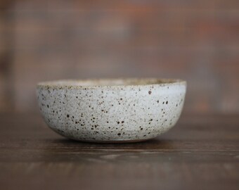 Medium Flat Bowl - Matte Spotty