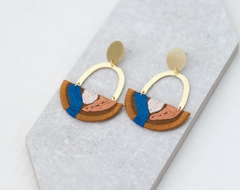 OLSEN earrings in Tobacco with Blue and Tan