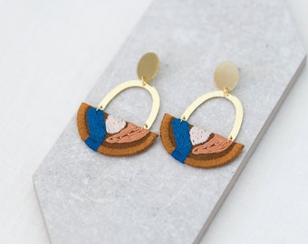 OLSEN earrings in Tobacco with Blue and Tan