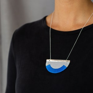 CRAVEN necklace in Cobalt Blue and Grey