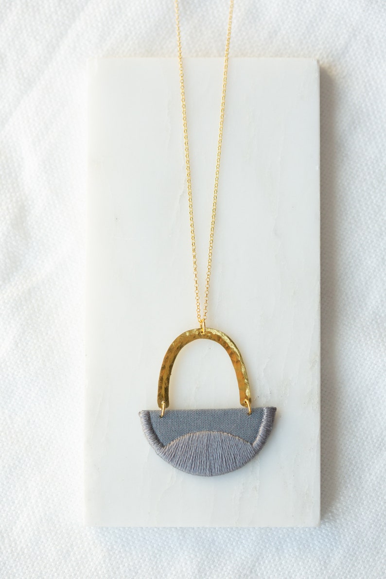 LINNEA necklace in Grey image 3