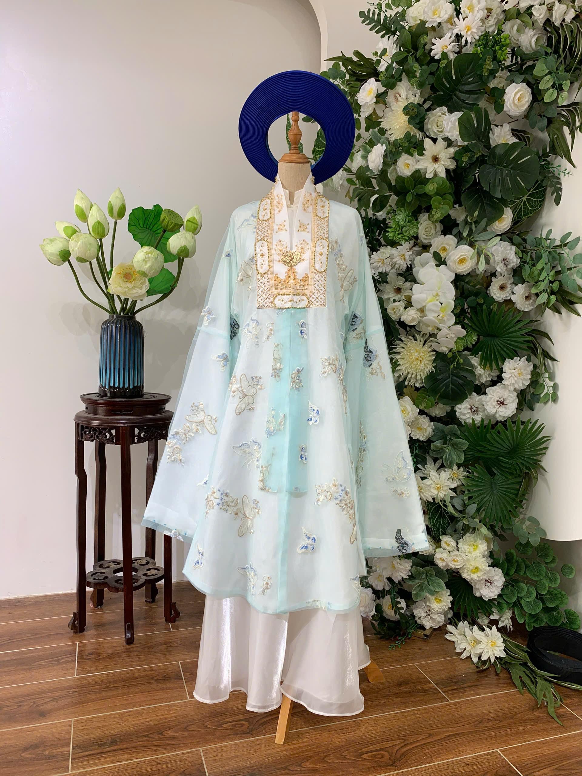 j*y様 日本版アオザイ 美しい ただただ美しい レオナール ネイビー 花柄ワン j*y様 日本版アオザイ 美しい ただただ美しい レオナール ネイビー 花