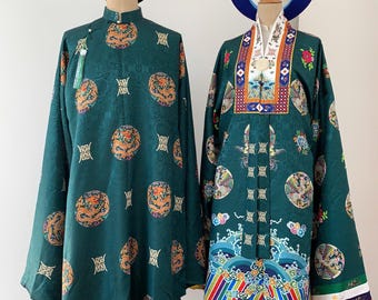 Vietnamesisches Nhat Binh Set: Dunkelgrünes Ao Dai, Brokat & Seide