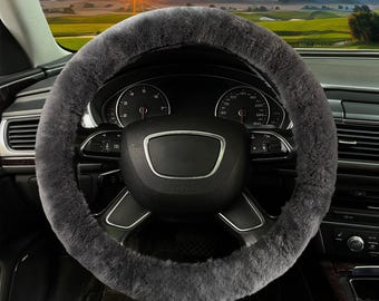 Funda de volante de piel de oveja de primera calidad: un accesorio para coche suave, cómodo y elegante para el invierno, color gris o beige.