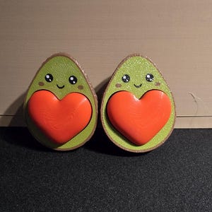 2-Pack 3D Printed Avocado Clicker Fidgets – Satisfying Click, Cute Desk Toy, Stress Relief, Sensory Fidget, Unique Gif