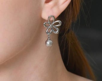 Grey Freshwater Pearl Stud Earrings, Silver Flower Drop Earrings, Gray Pearl Dangle Earrings, Minimalist Flower Pearl Studs, Jewelry Gift