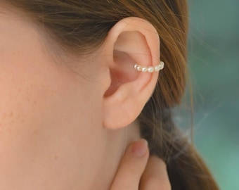 Pendientes de cartílago con perlas, pendientes de clip con perlas de agua dulce, aros delicados para mujer, regalo de joyería minimalista