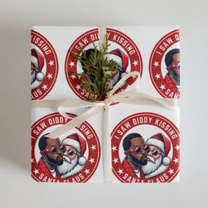 P Diddy Carta da regalo natalizia Ho visto Kissing Diddy Babbo Natale" Carta da regalo natalizia Fogli di carta da regalo divertenti per le feste Babbo Natale segreto