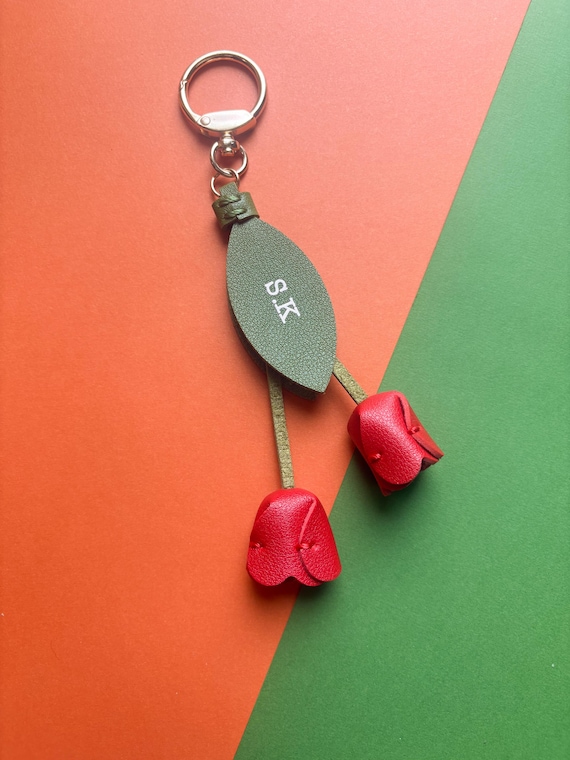 Personalized Tulip Style Vegan Leather Bag Charm – Unique Gift for Women, Teens, and Loved Ones, Stylish Purse & Keychain Accessory
