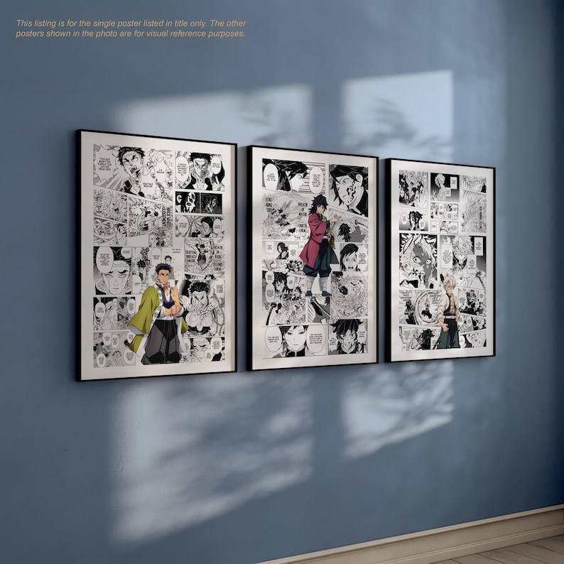 Puede incluir: Tres impresiones art&iacute;sticas de manga enmarcadas. Cada impresi&oacute;n presenta paneles en blanco y negro con personajes en varias poses. Los marcos son negros y las impresiones se muestran en una pared azul. El texto en la parte superior dice: "Este listado es solo para el p&oacute;ster &uacute;nico que se indica en el t&iacute;tulo. Los otros carteles que se muestran en la foto son solo para referencia visual."