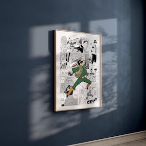 Puede incluir: Ilustraci&oacute;n en blanco y negro de estilo manga de un personaje con un atuendo verde y negro empu&ntilde;ando una espada. El personaje est&aacute; saltando y atacando. La ilustraci&oacute;n est&aacute; enmarcada en un marco dorado.