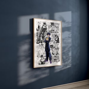 Puede incluir: Impresi&oacute;n art&iacute;stica enmarcada de manga con un personaje en uniforme azul oscuro y zapatos morados. La obra de arte es en blanco y negro con un marco dorado, exhibida contra una pared azul oscuro. La impresi&oacute;n muestra un collage de paneles de manga.