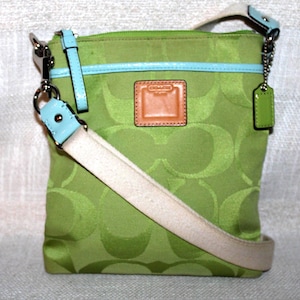 バッグ Vintage Coach Baguette Small Bag Lime Vintage Coach Hampton Demi Pouch Baguette Purse Light Blue
