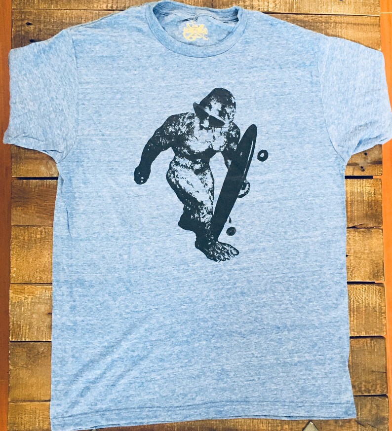 Skatin' Sasquatch Big Foot T-shirt Made in USA Cal 240 - Etsy