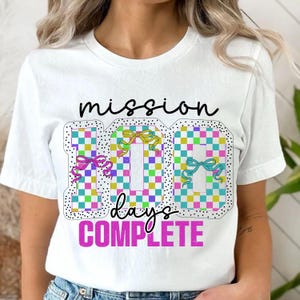 Missie 100 dagen voltooid png, 100 dagen school png, kleurrijk geblokt png, schoolleraar png, leraar 100 dagen png, geruit