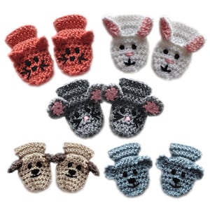 Puede incluir: Conjunto de diez botines de bebé tejidos a crochet con caras de animales. Los botines son de varios colores, incluyendo rosa, blanco, gris, azul y marrón. Cada botín tiene una cara de animal diferente, incluyendo un gato, un conejo, un ratón, un perro y un oso.