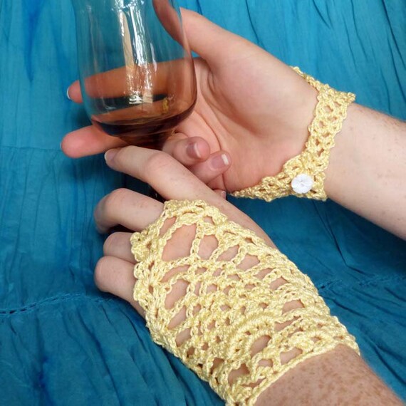 lace fingerless gloves crochet pattern