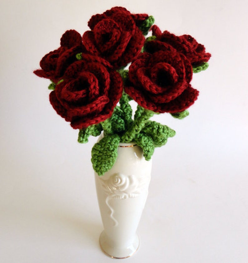 Bouquet of Roses PDF Crochet Pattern Instant Download image 1
