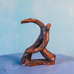 Black Ceramic Dancer Figurine – Handmade Modern Sculpture Gift for Dancers, Collectors, Movement-Inspired Art, Minimalist Decor