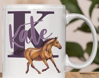 Paarse mokken met ontwerp van paard en naam, paarse drinkgerei met paardthema, koffiemokken met initialen en namen, gepersonaliseerde mok paardenliefhebbers