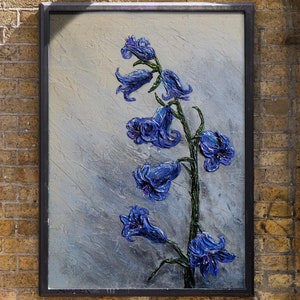 Stampa artistica floreale testurizzata con motivo a parete con campanule e eleganza senza tempo