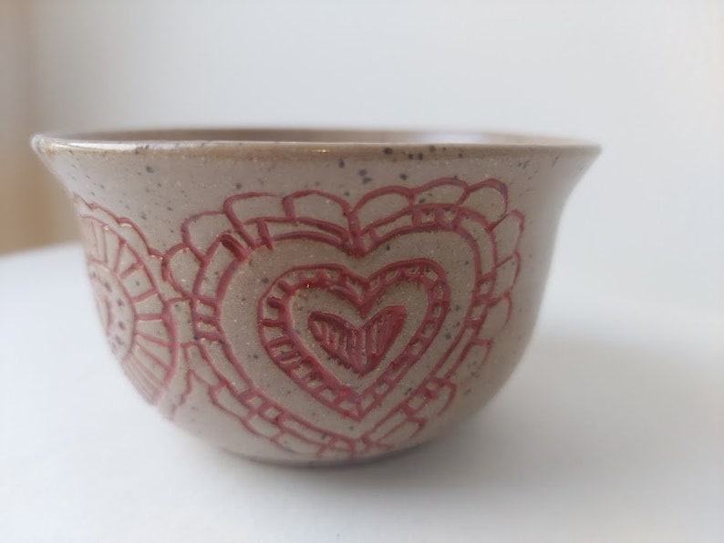 Small hand carved heart pottery bowls, various colors available image 4