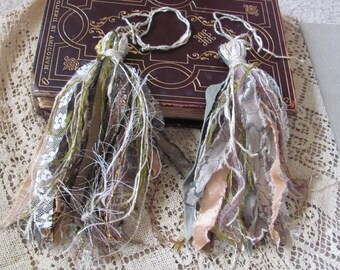 Beautiful Tassel Made from Silk & Metal Textiles Yarns Laces - Purse Journal Home Decor Key Chain