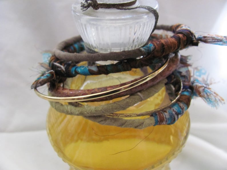 #02 Stacking Bangle Bracelets Textile Leather Set of 7 Brown Green Gold