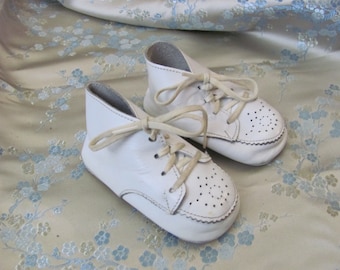 Vintage Baby Infant Shoes Boots Booties Leather White (09B)