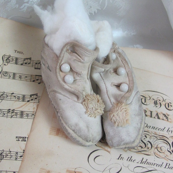 Antique Baby Infant Shoes Boots Booties Leather White - 4" long // Early Century Button Up // Victorian Era Clothing