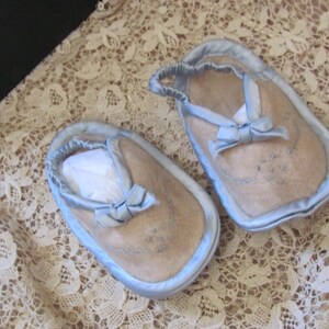 Vintage Felt Wool Satin Baby Infant Child Shoes Slippers