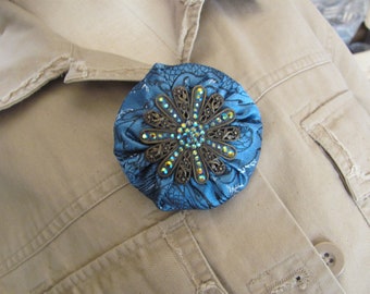 Belle broche en soie bleue ou pendentif ou clip ou barrette ou cache-boutons // Antiquité vintage faite main // Beaucoup d'autres dans ma boutique