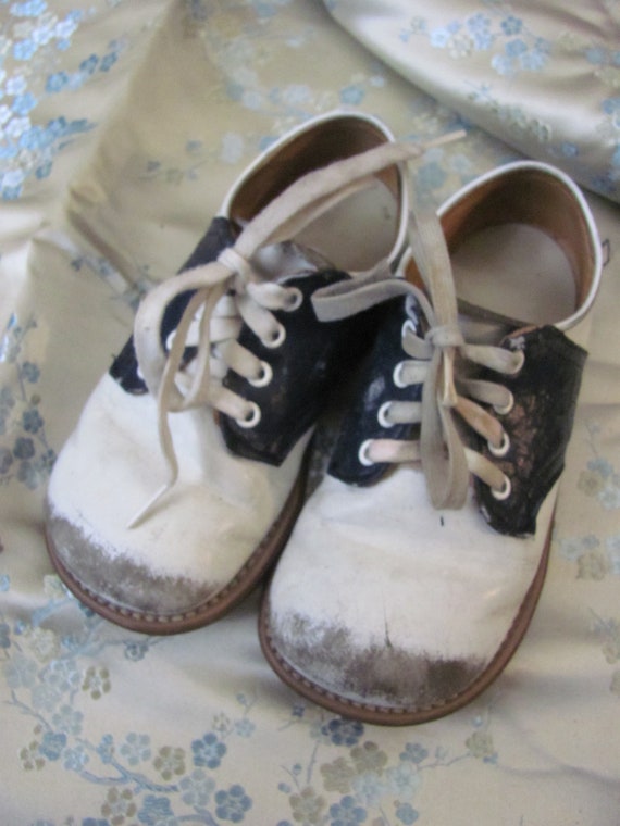 vintage stride rite baby shoes