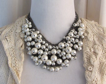 Beautiful Pearl Beaded Choker Necklace // Much more jewelery to choose from in my shops!