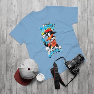 T-shirt con scritta "Daffy Duck Cool Vibe", maglietta grafica, abbigliamento per fan dei cartoni animati, abbigliamento casual, stile vintage, regalo per lui