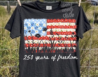 PNG patriótico de 250 años de América, PNG de bandera estadounidense con flores silvestres, descarga digital, PNG femenino, PNG de rayas rojas y blancas, PNG del 4 de julio